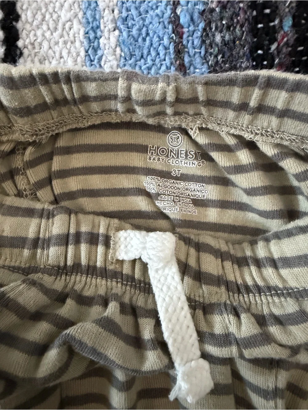 2T/3T bundle - 2 sweaters + 1 pants